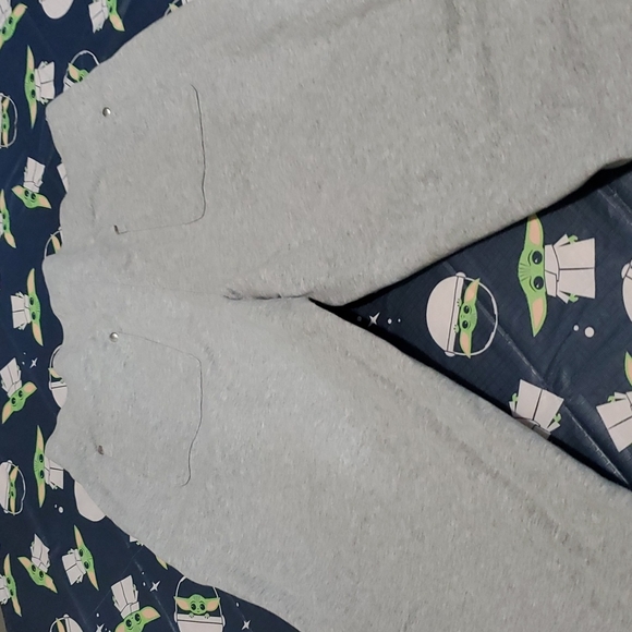 Women's sport pants with zippered pockets - Picture 2 of 3